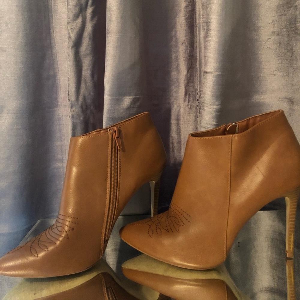 Booties -Cognac